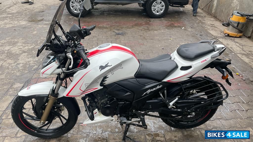 TVS Apache RTR 200 4V ABS