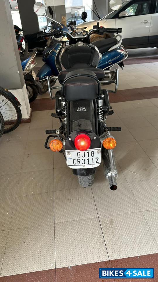 Black Royal Enfield Classic 350 BS VI