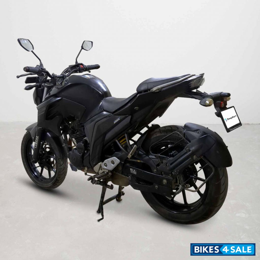 Yamaha FZ25