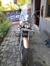 Gold Bajaj Avenger Cruise 220