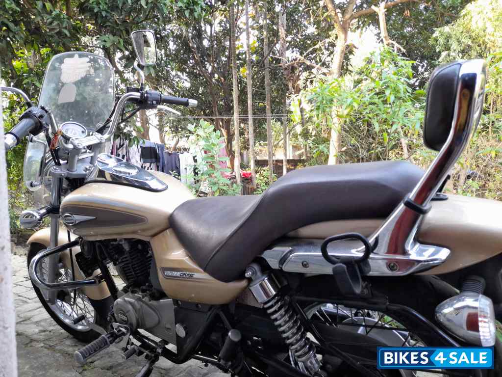Gold Bajaj Avenger Cruise 220