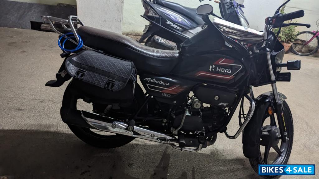 Hero Splendor Plus Black and Accent