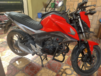 S-red Honda CB Hornet 160R