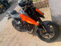 Electronic Orange KTM Duke 250 2024