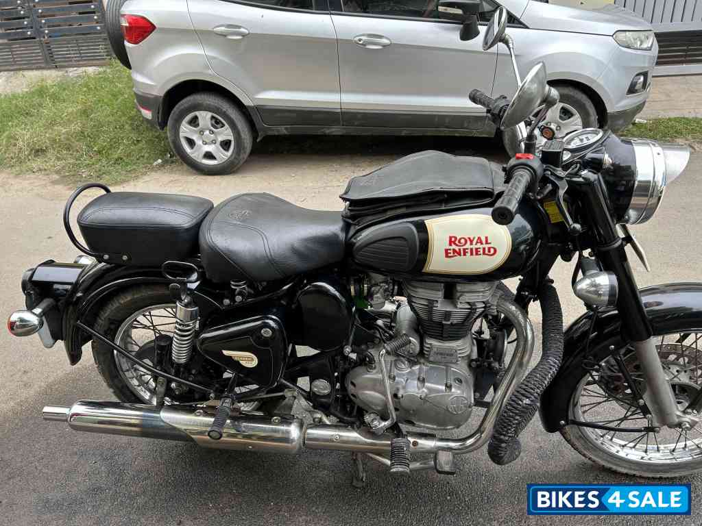 Black Royal Enfield Classic