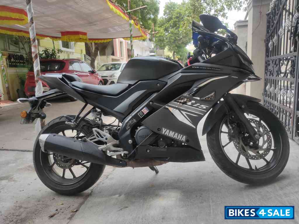 Dark Knight Edition Yamaha YZF R15 V3