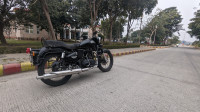 Jet Black Royal Enfield Bullet 350 ES BS6