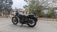 Jet Black Royal Enfield Bullet 350 ES BS6