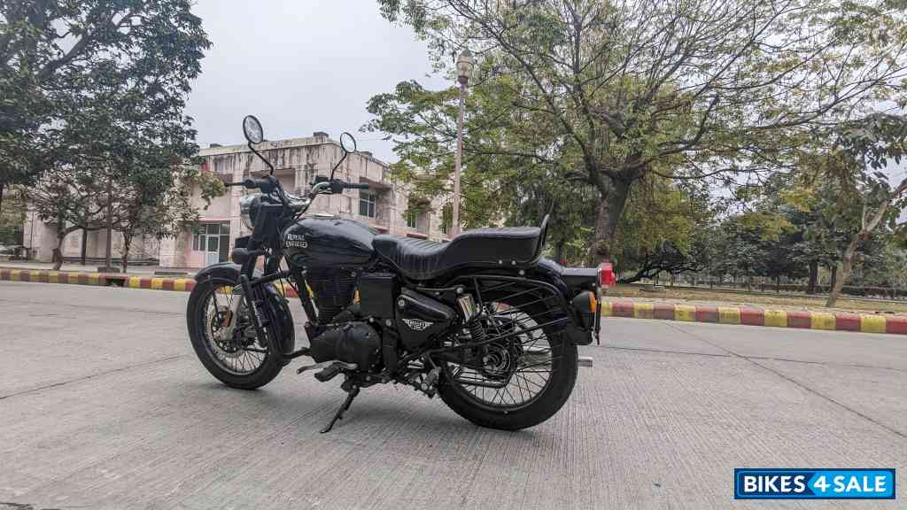 Jet Black Royal Enfield Bullet 350 ES BS6 Jet Black Royal Enfield Bullet 350 ES BS6