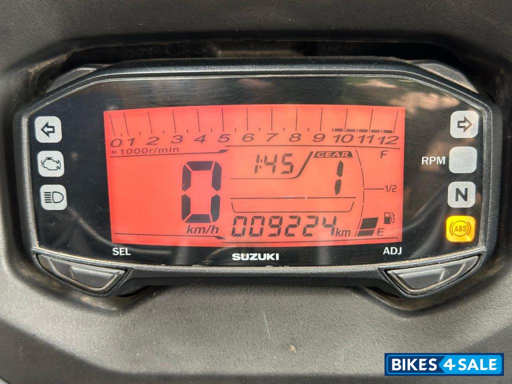 Black/red Suzuki Gixxer SF Fi Black/red Suzuki Gixxer SF Fi