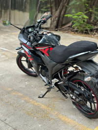 Black/red Suzuki Gixxer SF Fi