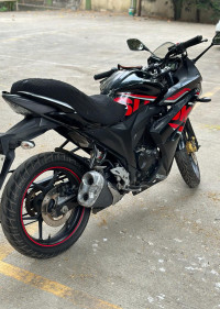 Black/red Suzuki Gixxer SF Fi