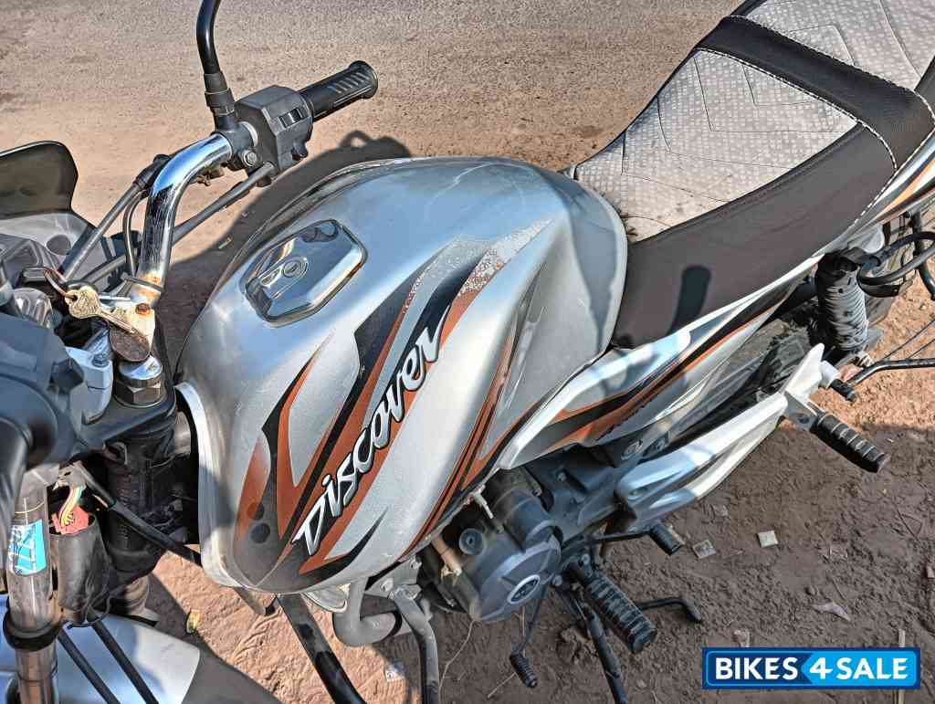 Bajaj Discover 125M