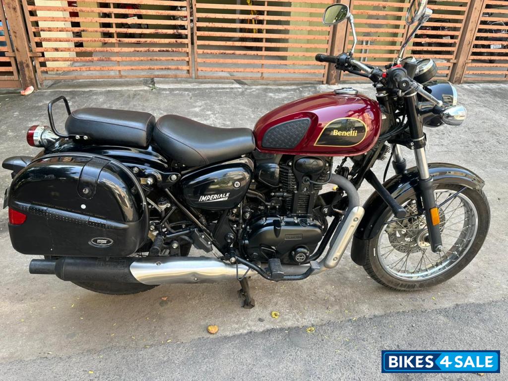 Red & Black Benelli Imperiale 400