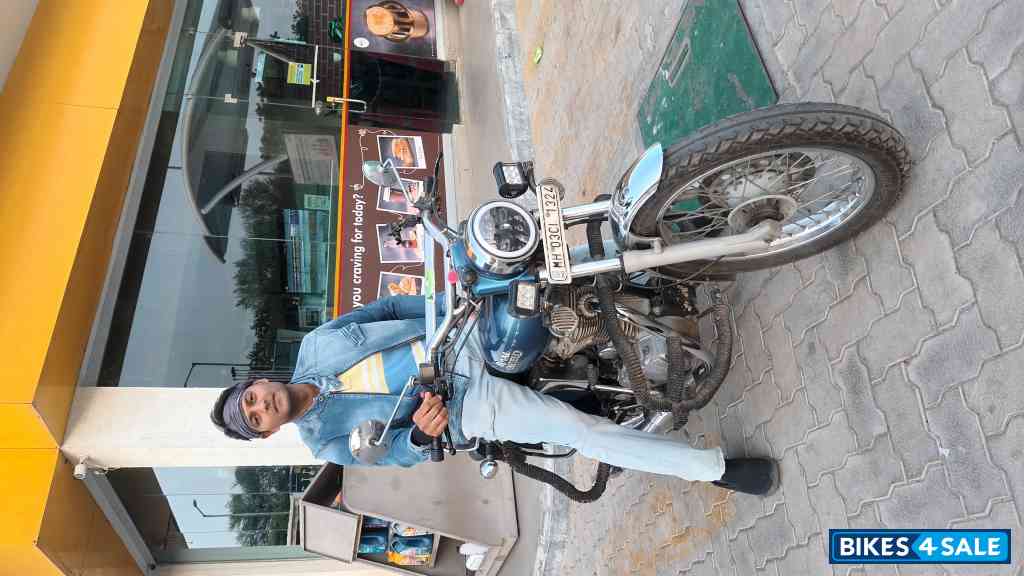 Blue Royal Enfield Bullet Standard 350