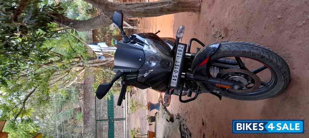 Bajaj Pulsar 220F