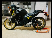 Matte Black Yamaha FZ 25 BS6