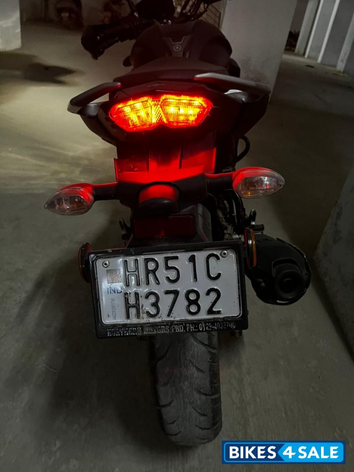 Matte Black Yamaha FZ 25 BS6