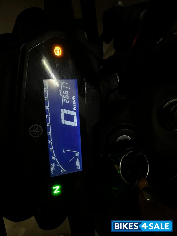 Matte Black Yamaha FZ 25 BS6