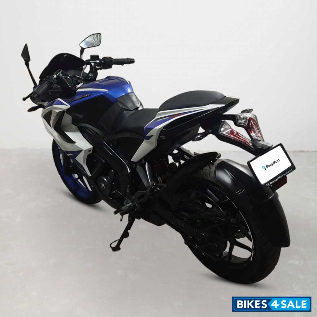 Bajaj Pulsar RS 200