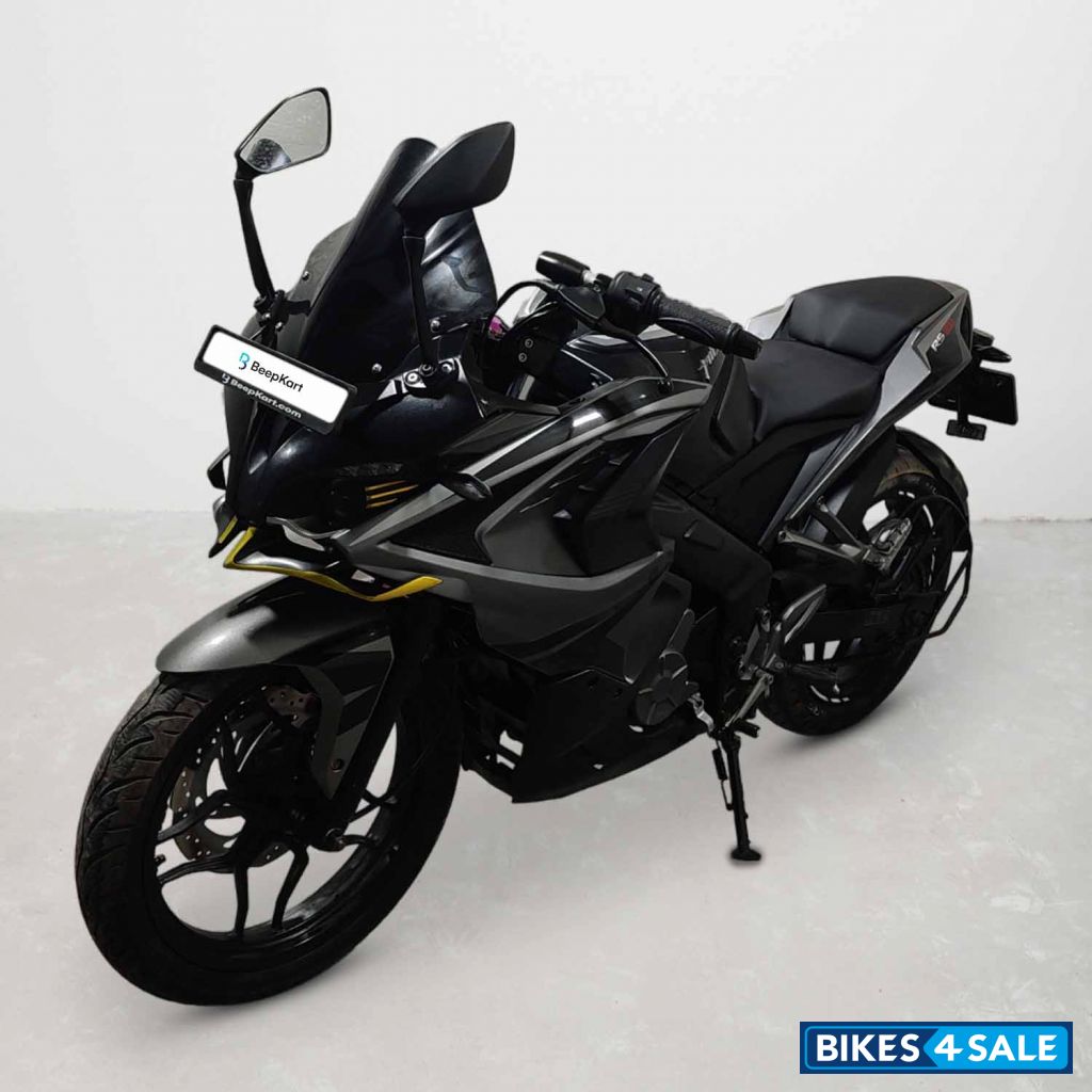 Bajaj Pulsar RS 200