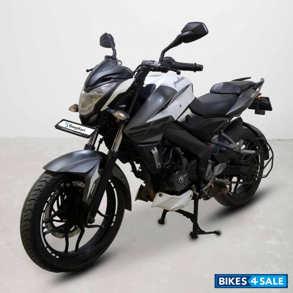 Bajaj Pulsar NS200
