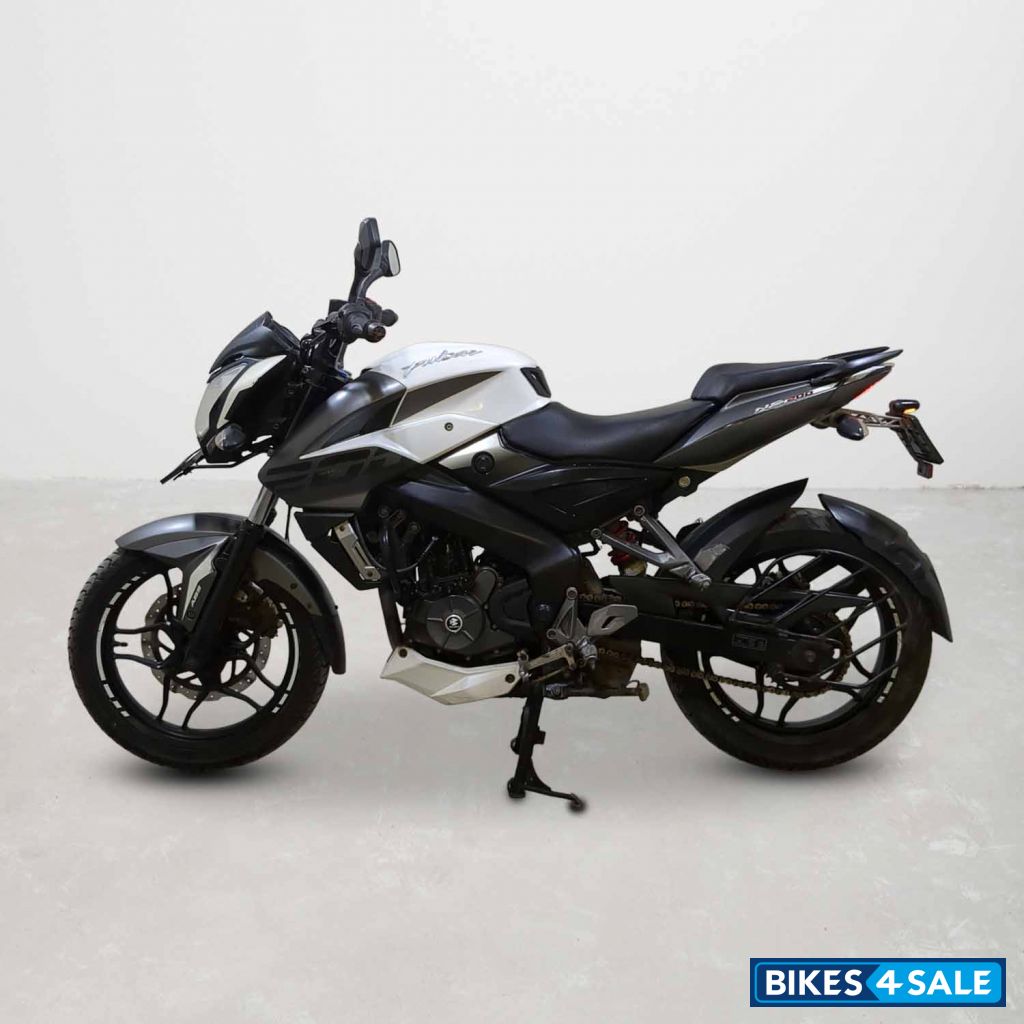 Bajaj Pulsar NS200