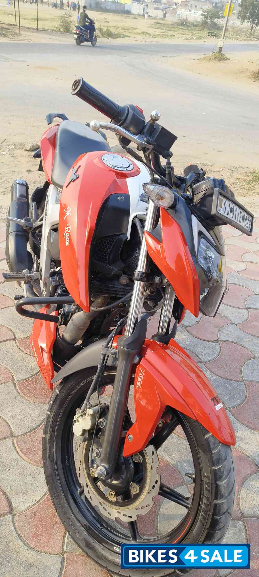 TVS Apache RTR 160 4V BS6