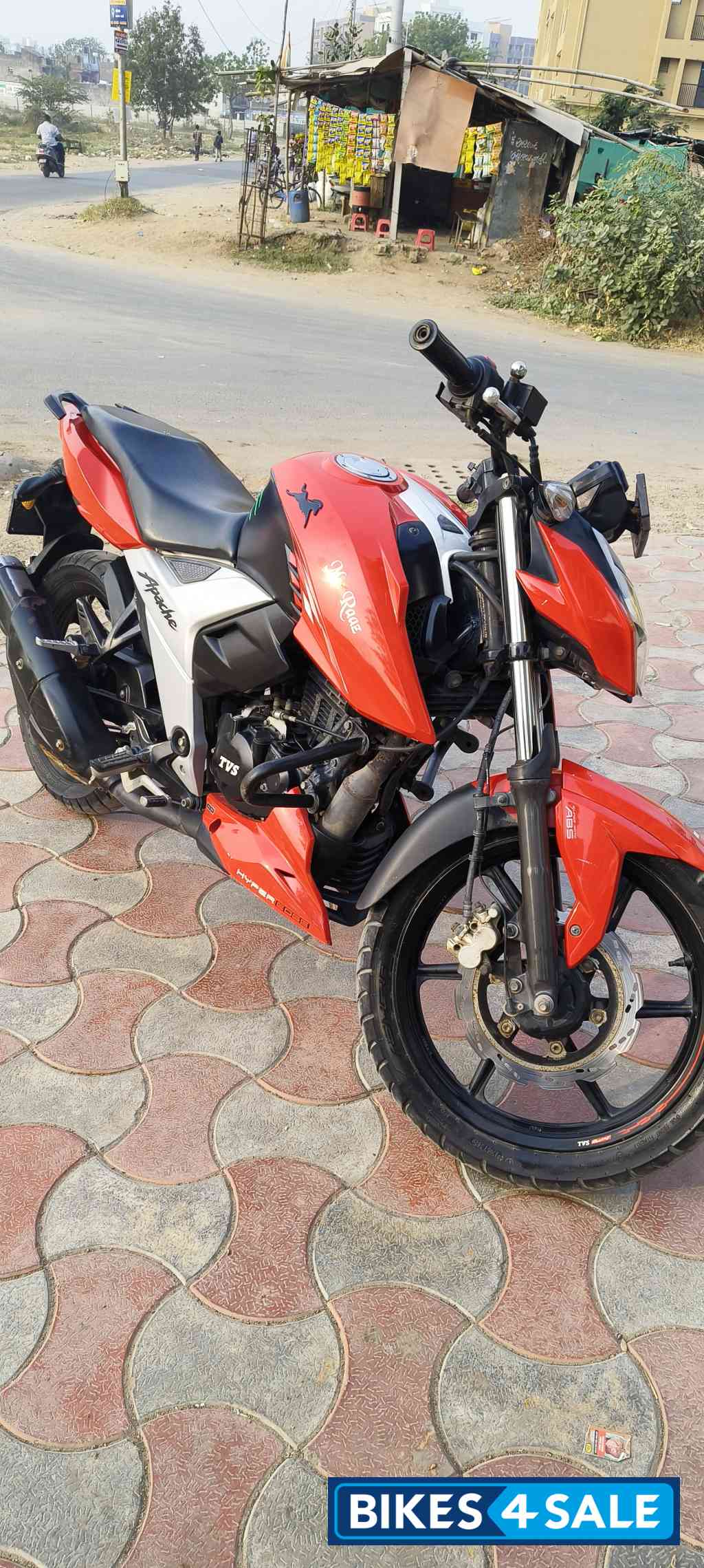 TVS Apache RTR 160 4V BS6