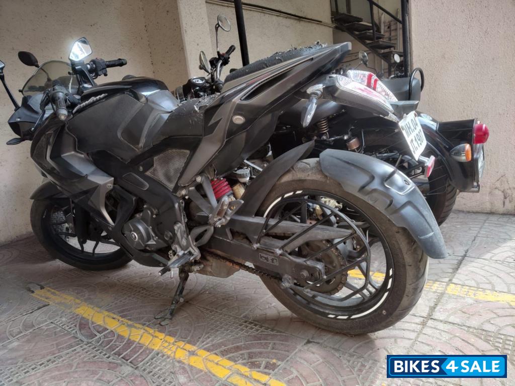 Bajaj Pulsar RS 200