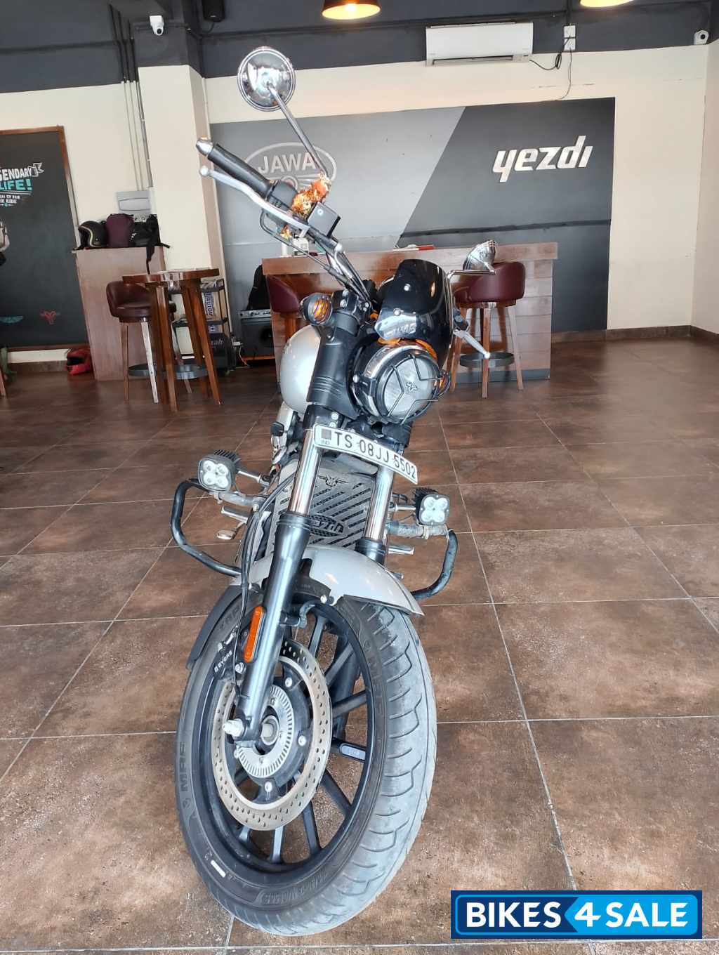 Sin Silver Yezdi Roadster Chrome