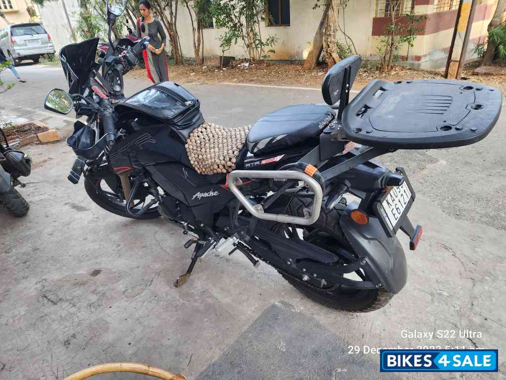 TVS Apache RTR 200 Fi 4V TVS Apache RTR 200 Fi 4V