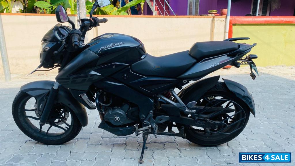 Bajaj Pulsar 200 NS