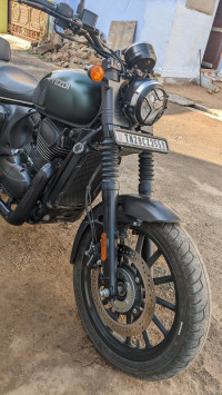 Yezdi Roadster Hunter Green 2022 Model