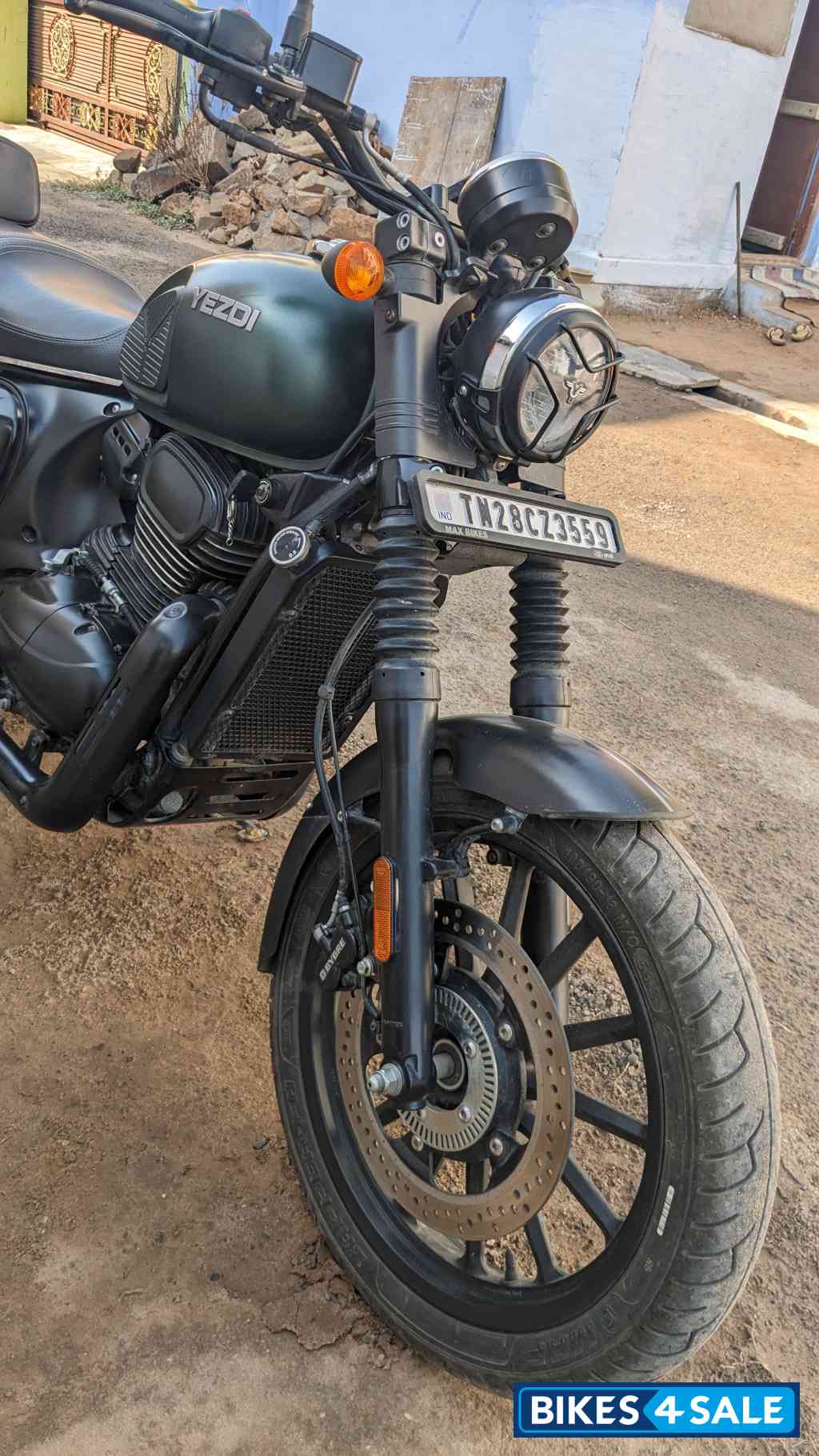 Yezdi Roadster Hunter Green