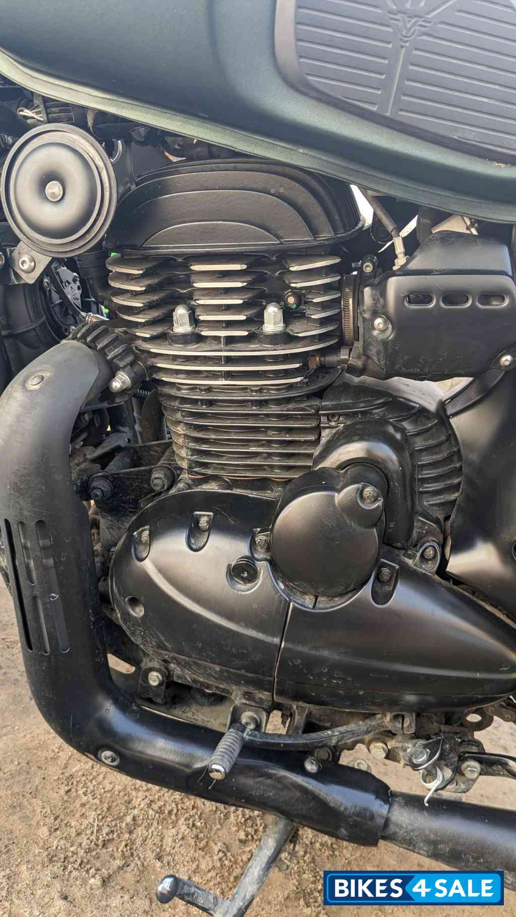 Yezdi Roadster Hunter Green