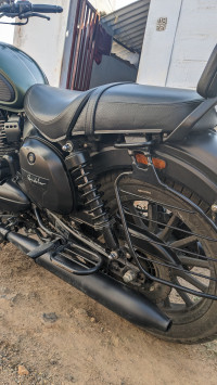 Yezdi Roadster Hunter Green