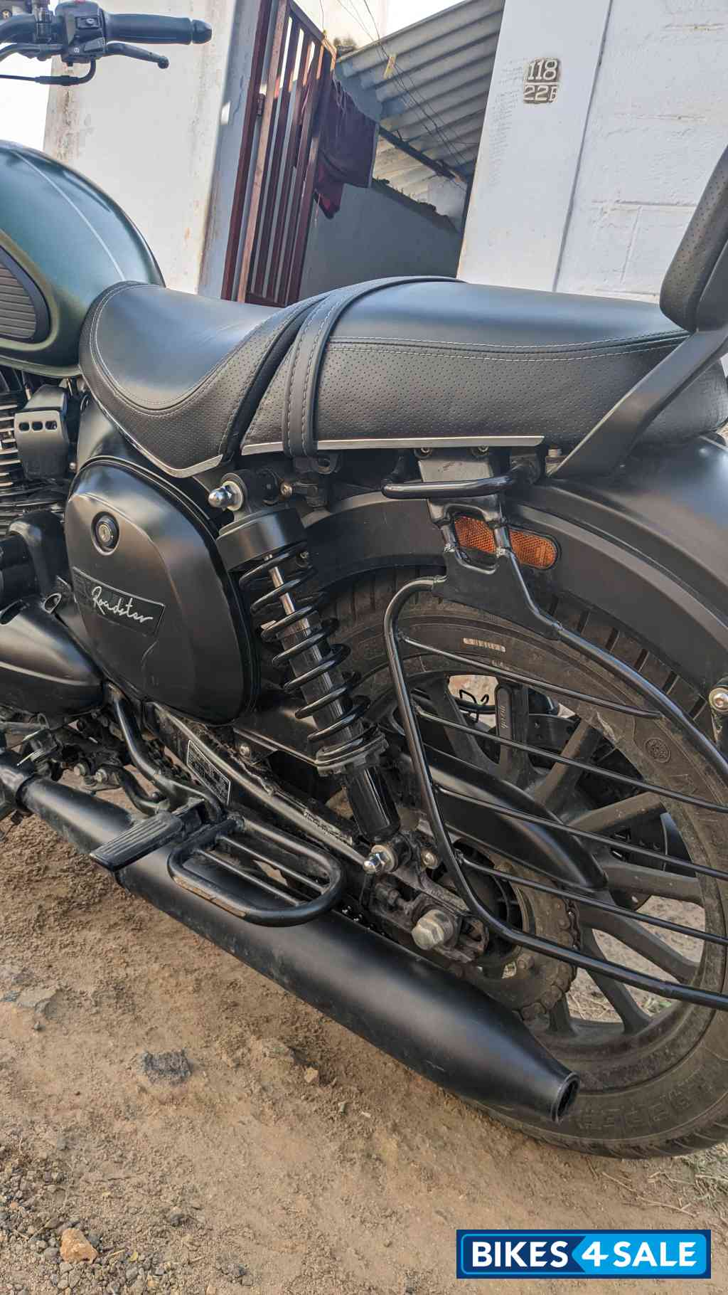 Yezdi Roadster Hunter Green