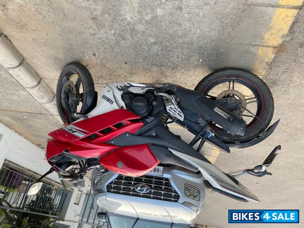 Yamaha YZF R15 V2