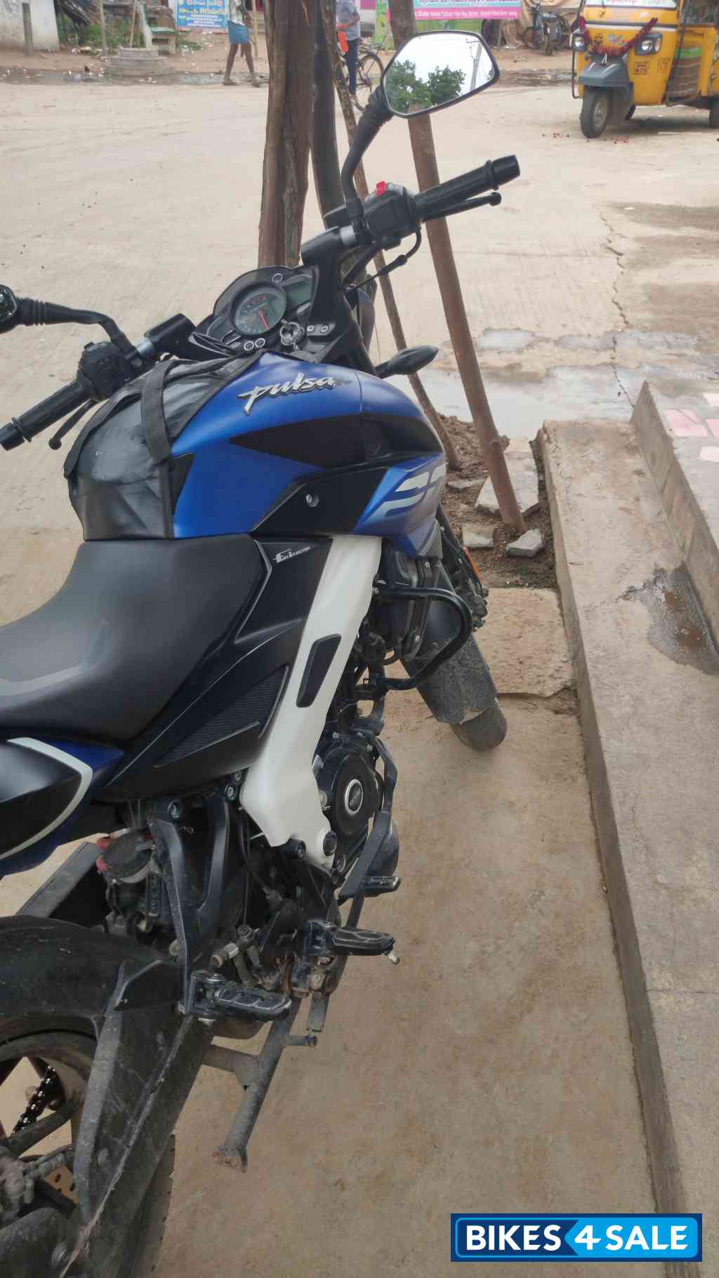Blue Bajaj Pulsar NS 200 BS6