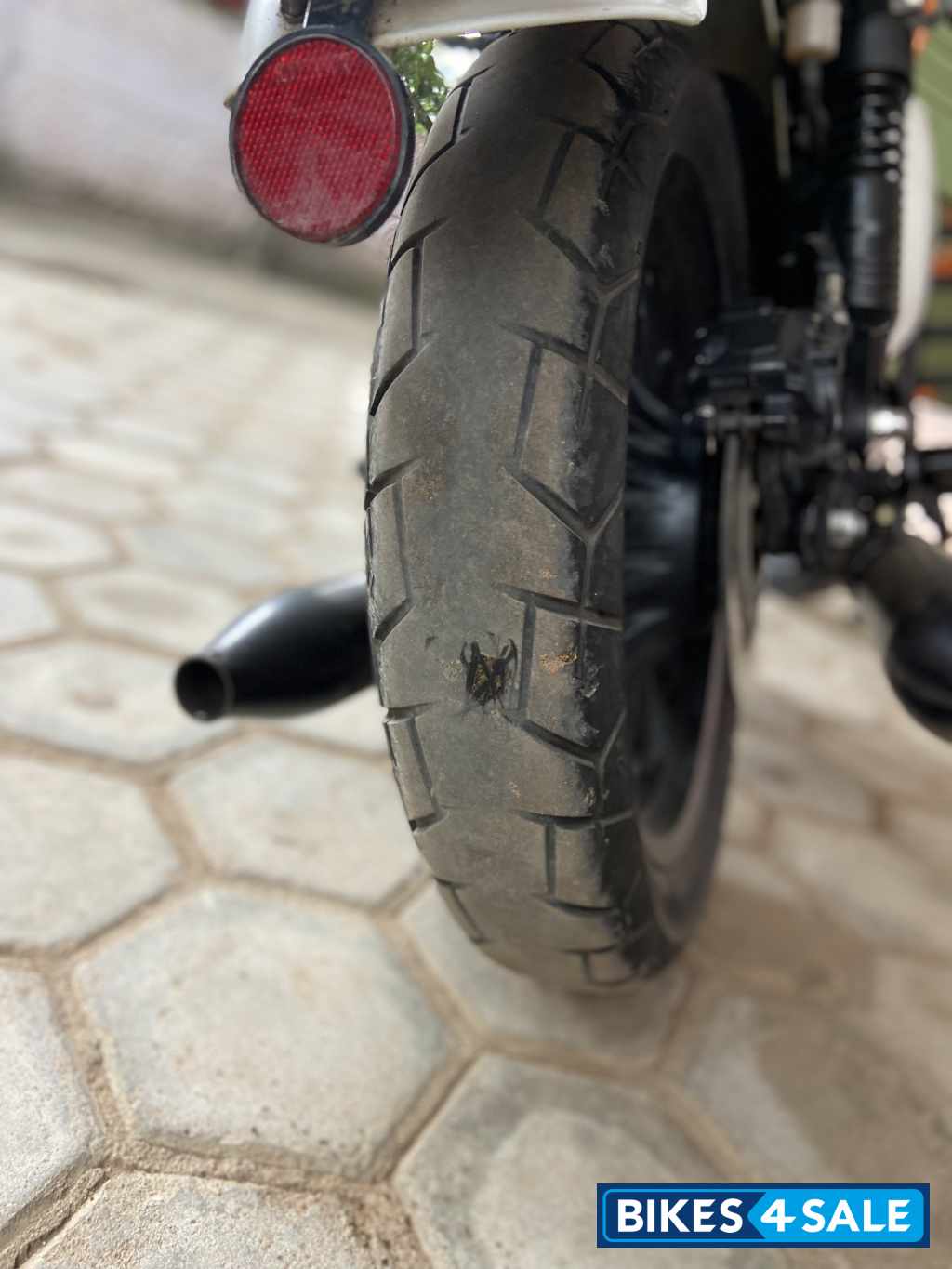 White Jawa 42 Dual Channel ABS Sirius White