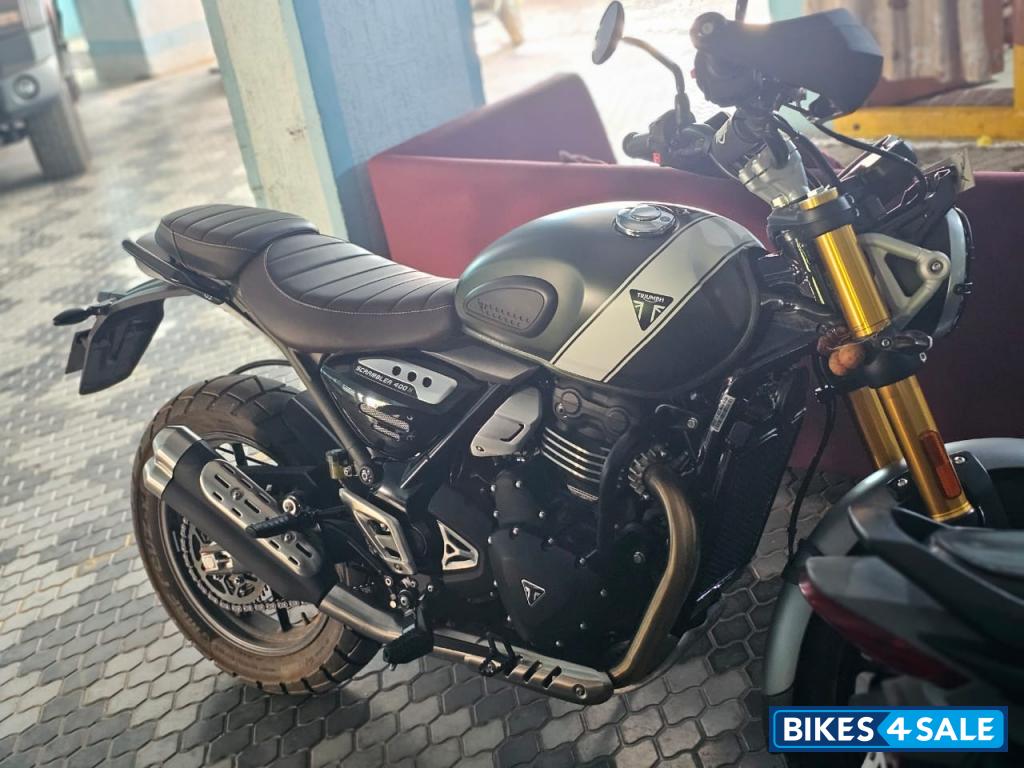 Green Triumph Scrambler 400 X