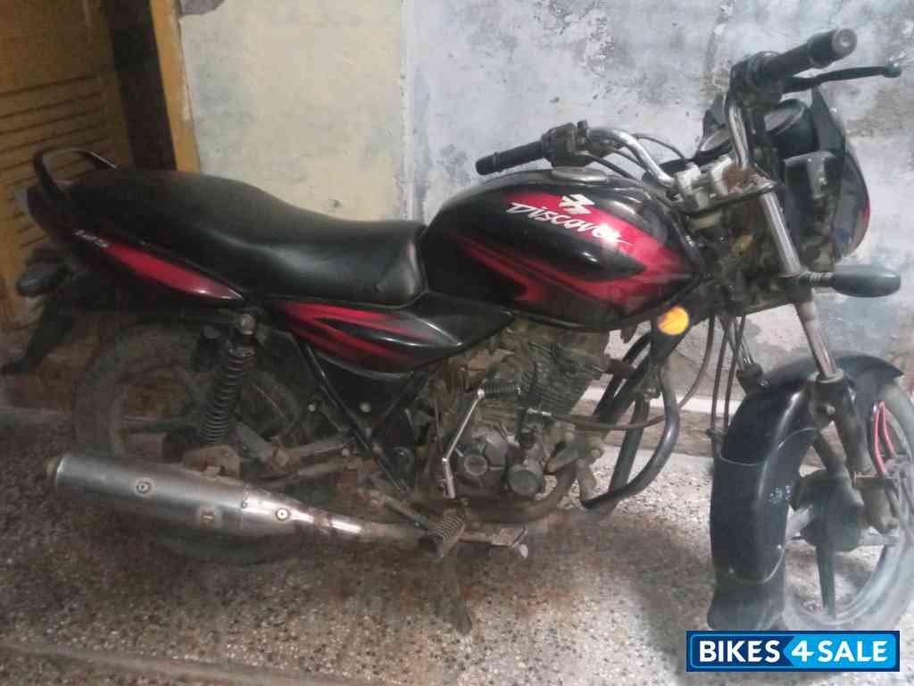 Red Black Bajaj Discover 125