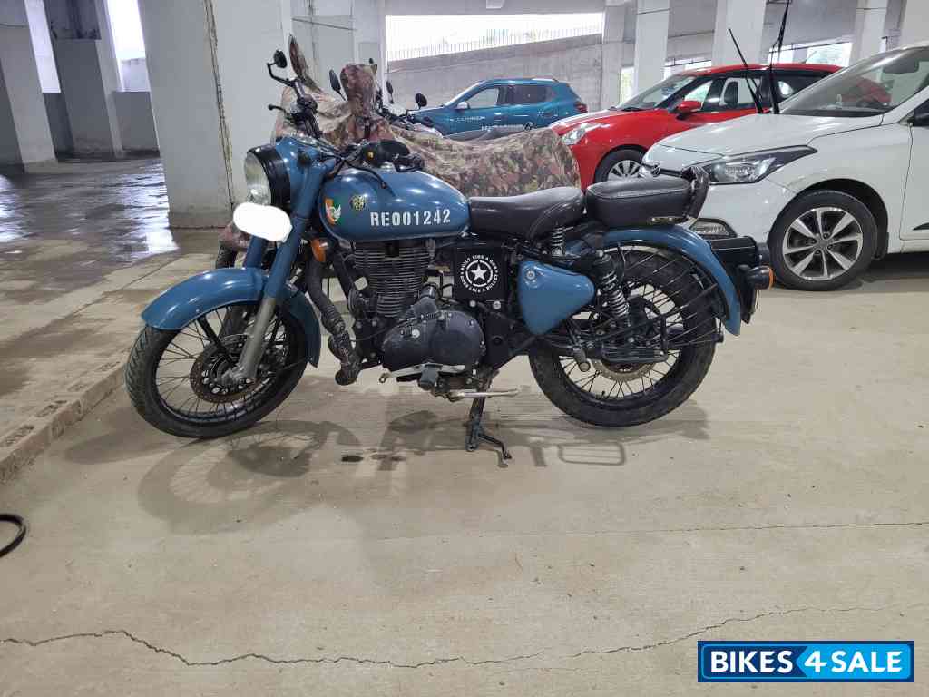 Royal Enfield Classic Signals Airborne Blue