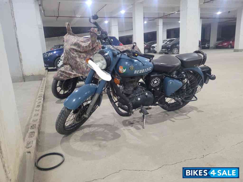 Royal Enfield Classic Signals Airborne Blue