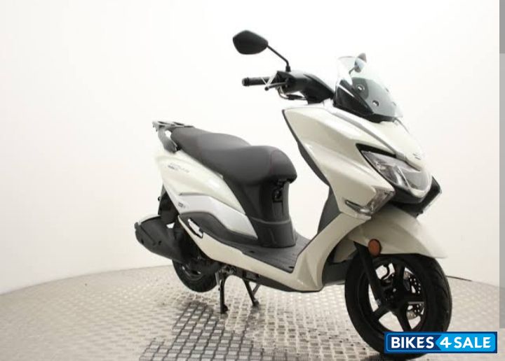 Suzuki Burgman Street