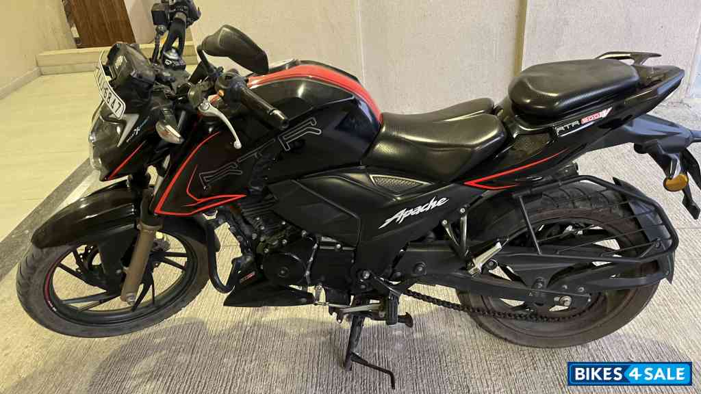 TVS Apache RTR 200 4V