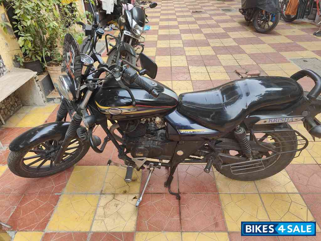 Blue Bajaj Avenger Street 150