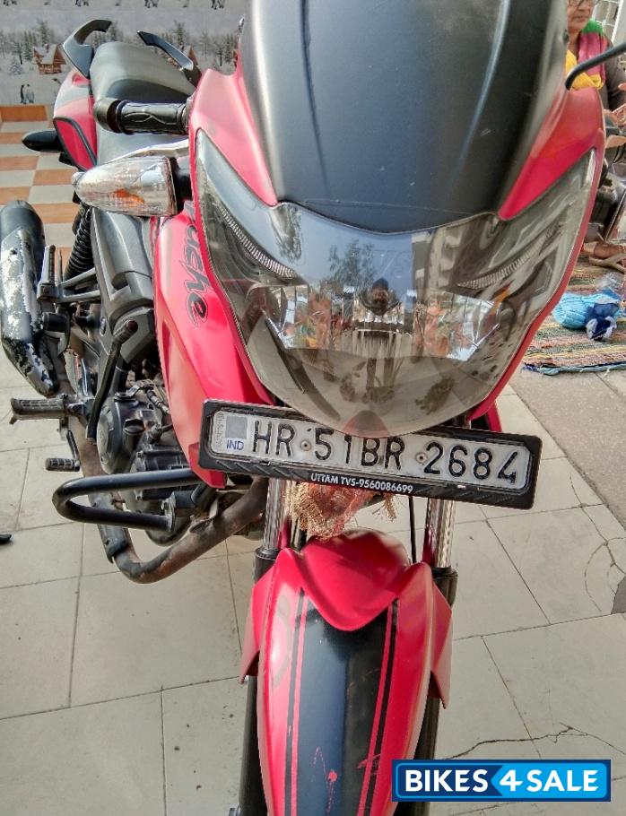 Red TVS Apache RTR 160