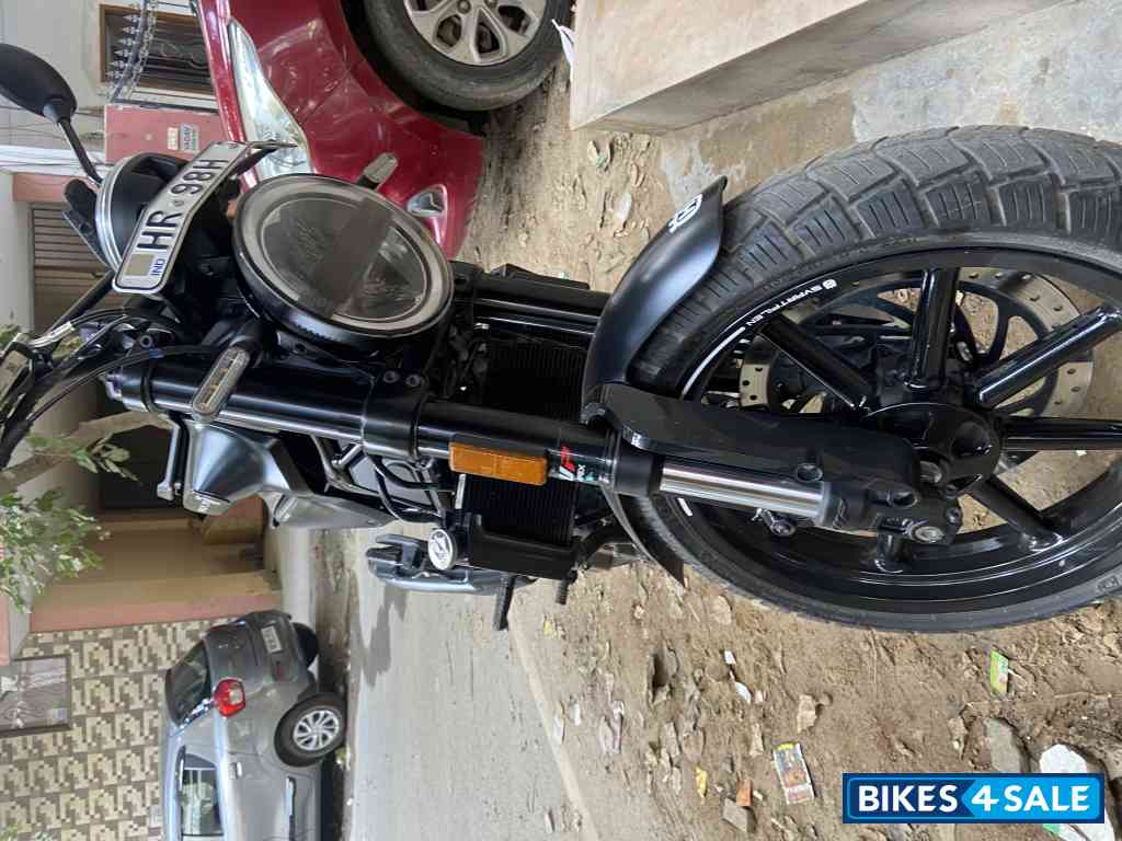 Black Husqvarna Svartpilen 250 Black Husqvarna Svartpilen 250